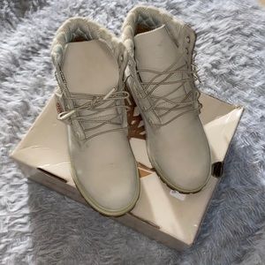 Off white Tim’s with box